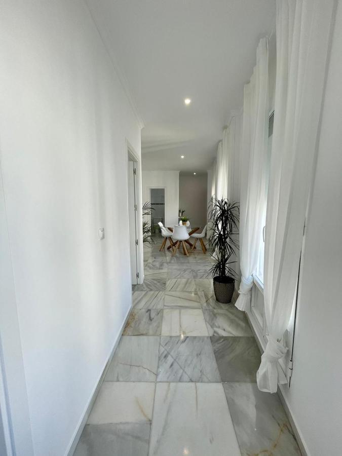 Apartamentos La Reina アルコス・デ・ラ・フロンテーラ エクステリア 写真